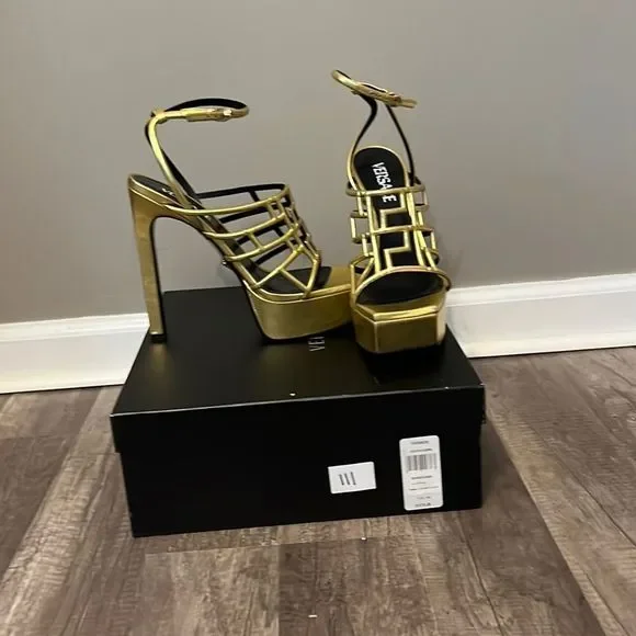 Versace | Shoes | Versacegreca Maze Sandalsgold And Black  display picture 3